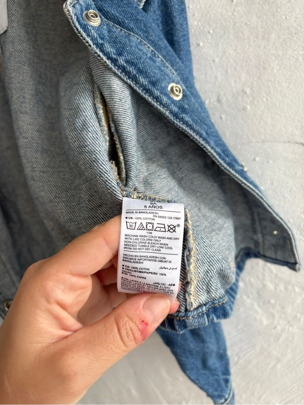 Old navy girls 5T 100% cotton denim jacket